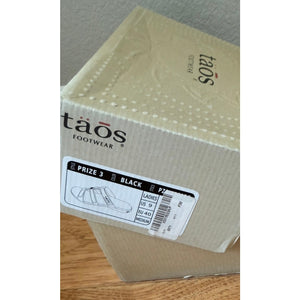 Taos Black Prize 3 leather sandals Size 9 New in Box