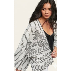 Annabella Akimi+Kin Ruffled KimonoTop from Anthropologie One Size